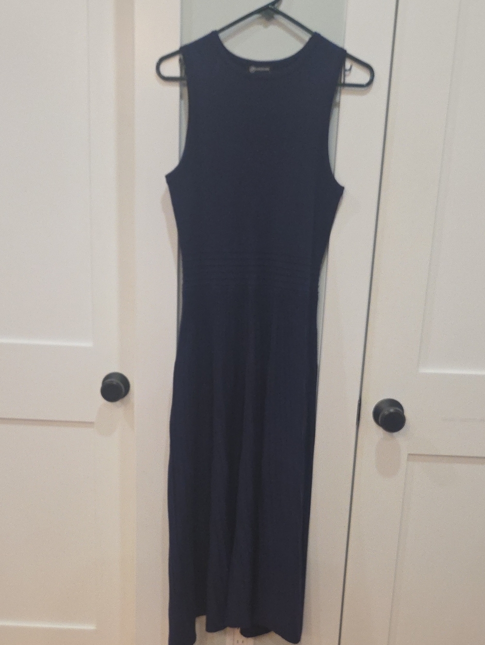 Sleek Navy Sleeveless Midi Knit Dress